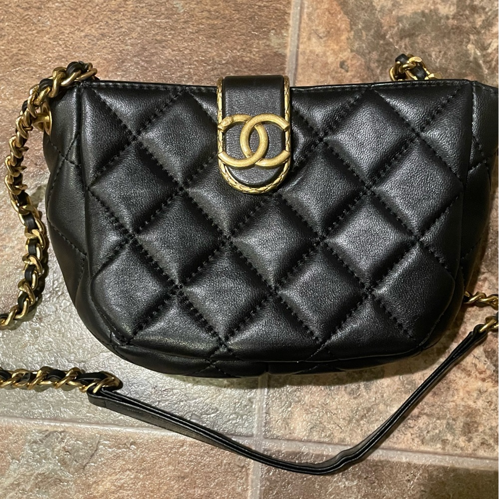 CCee monogram logo bag purse crossbody so cute!! 💕💕💕🥰💎